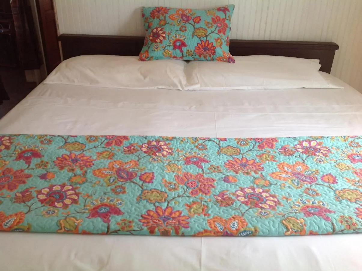 Rainbow Beach Apartments & Rooms Calibishie