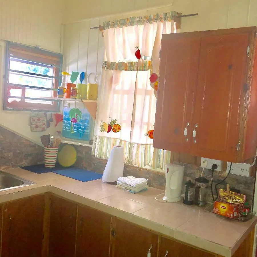 Rainbow Beach Apartments & Rooms Calibishie